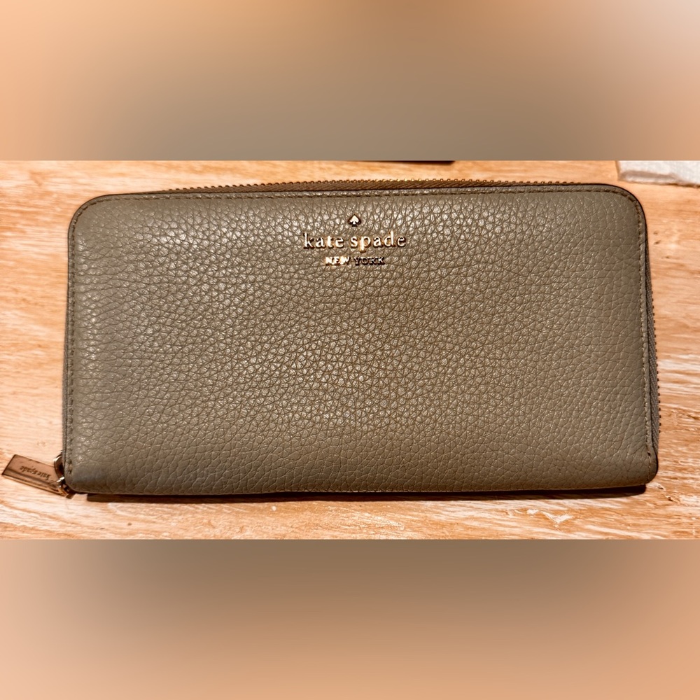 Kate Spade Light Forest Green Leather Zippy Wallet